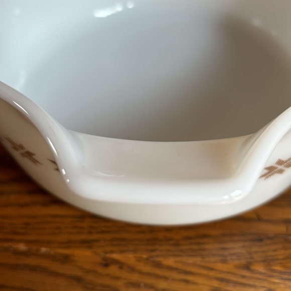 Vintage Pyrex Town and Country Casserole Dish - Picture 4 of 7